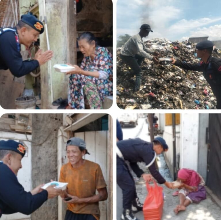 Jumat Berkah, Sat Brimob Polda Jabar Bagikan 300 Makanan Gratis Kepada Warga.
