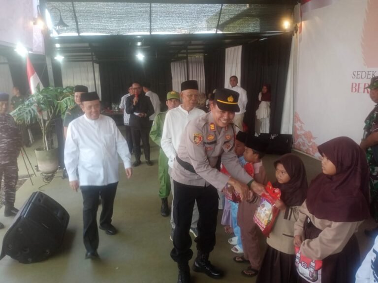 Polsek Cijeungjing Kawal Final Sepak Bola Antar Dusun, Kapolres Ciamis Tekankan Pentingnya Kehadiran Polisi dalam Kegiatan Masyarakat