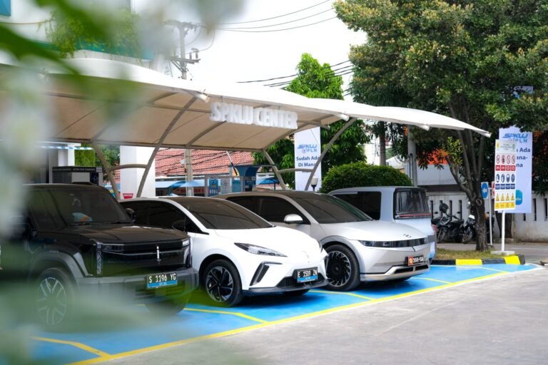 Empat SPKLU Center Hadir di Jawa Barat, Perjalanan dengan Mobil Listrik Kini Lebih Nyaman