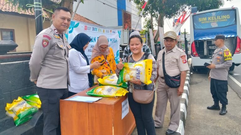 Stabilkan Harga Pangan, Polres Ciamis Gelar Gerakan Pangan Murah di Kawali
