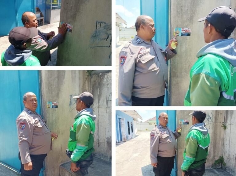 Polsek Samarang Bersama Anggota Sosialisasi dan Pemasangan Stiker Call Center 110