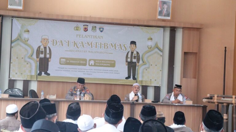 Polsek Malangbong Lantik 60 Da’i Kamtibmas, Wujud Kolaborasi Agama dan Keamanan Untuk Perkuat Kamtibmas