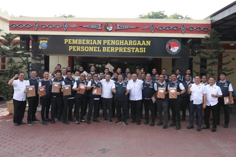 Personel Polsek Samarang Giat Sosialisasi Maklumat Kapolda Jabar Terkait Penanganan Premanisme, Dan Geng Motor.