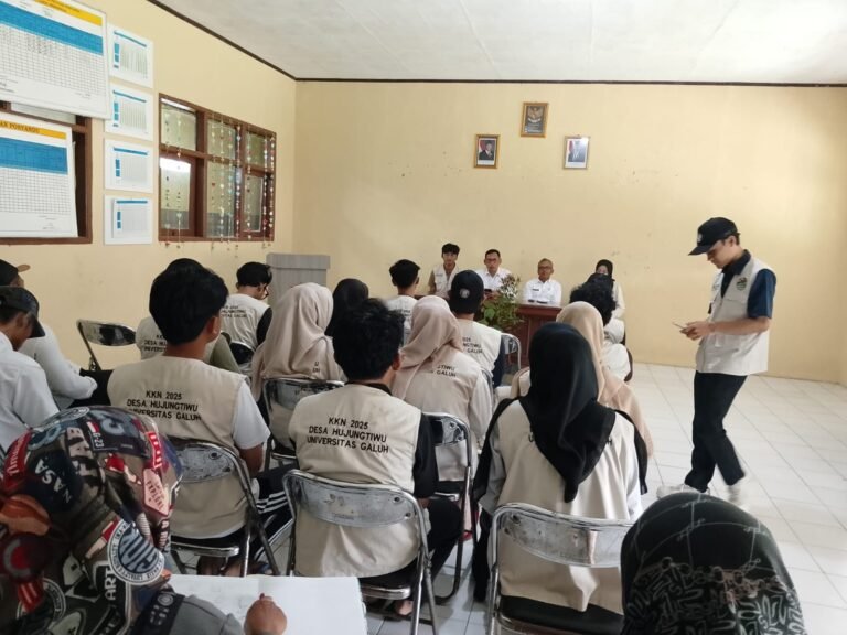 Polsek Panjalu Polres Ciamis Monitoring Program Kerja Mahasiswa KKN Unigal di Desa Hujungtiwu