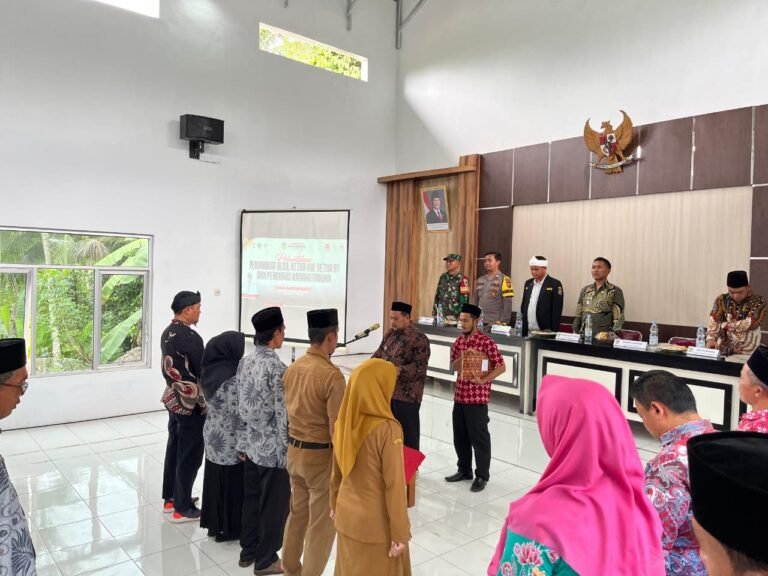 Polsek Banjarsari Kawal Pelantikan Perangkat Desa Karyamukti, Kapolres Ciamis Tekankan Pentingnya Sinergi Membangun Desa