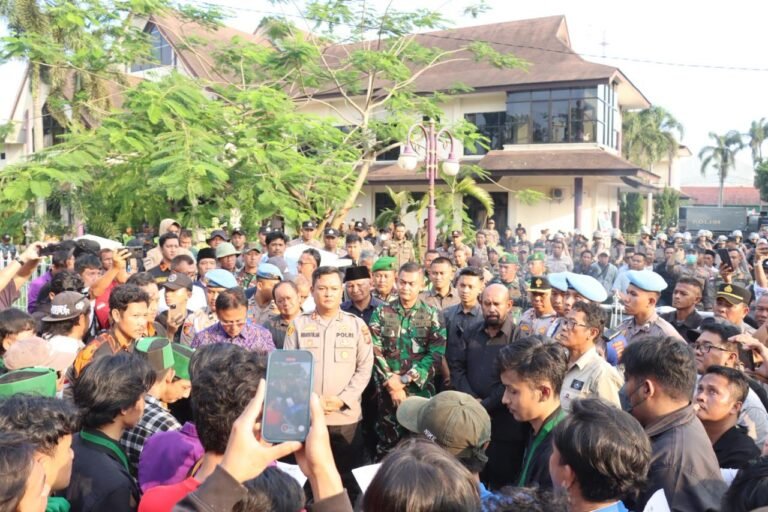 Mahasiswa Ciamis Geruduk Kantor DPRD, Sampaikan 11 Tuntutan Nasional dan Lokal