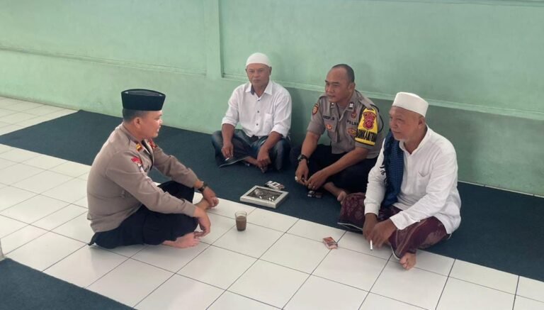 Polsek Cikoneng Intensifkan Silaturahmi Kamtibmas, Kapolres Ciamis Tekankan Sinergi Jaga Persatuan