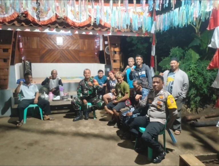 Polres Ciamis Dorong Kegiatan Sat Kamling, Polisi Ajak Warga Karangkamulyan Jaga Keamanan Bersama