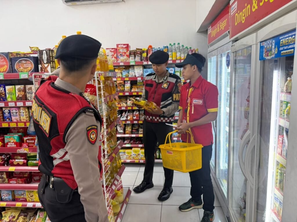 Berantas Aksi Premanisme, Sat Samapta Polres Ciamis Turun ke Jalan Datangi Minimarket