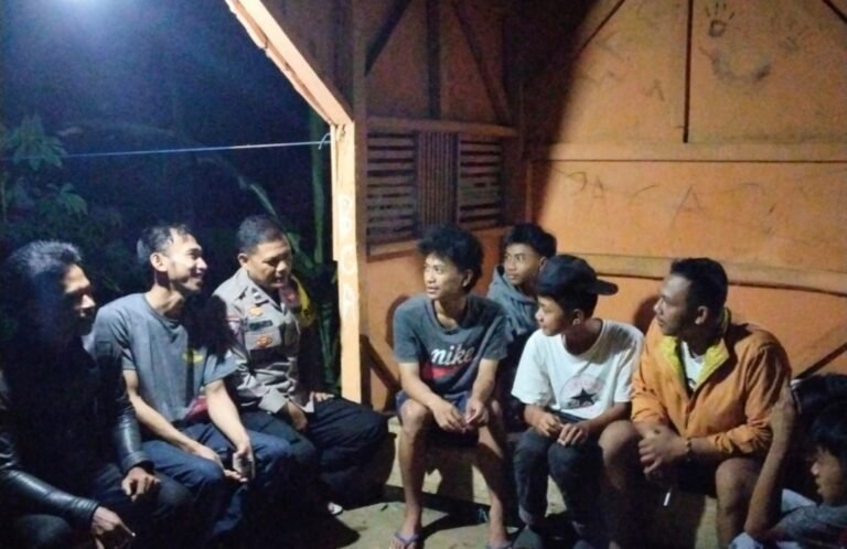 Polsek Cisompet Gencarkan Kontrol Pos Kamling, Warga Didorong Aktif Jaga Kamtibmas