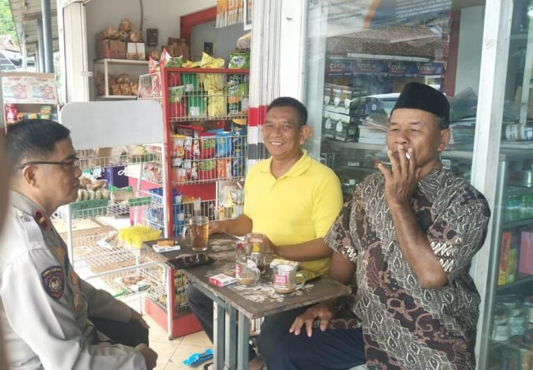 Perkuat Sinergitas, Polsek Sukadana Polres Ciamis Koorkom Kamtibmas ke Warga Ciparigi