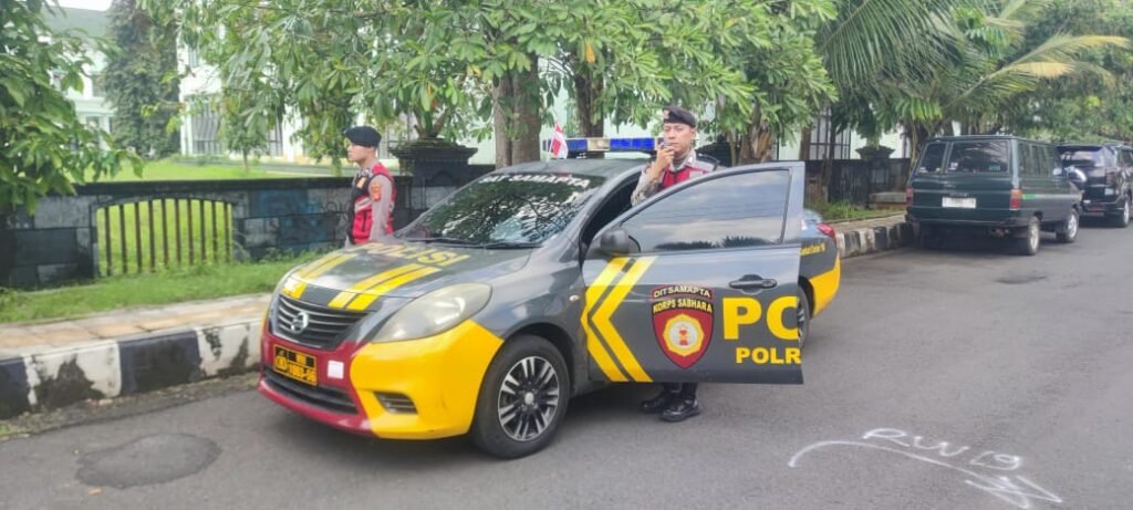 Cipkon Kamtibmas, Pasukan Patroli Roda 4 Polres Ciamis Datangin Perkantoran Ciamis