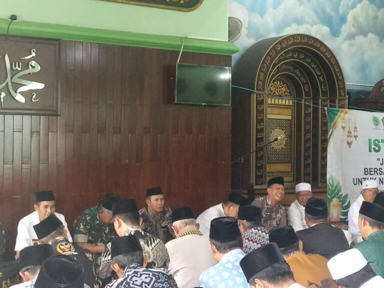 Polsek Kawali Hadiri Do’a Bersama di Jatinagara, Wujudkan Komitmen Jaga Perdamaian dan Kamtibmas