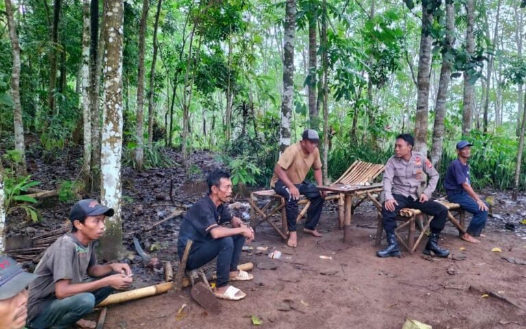 Polsek Lakbok Aktif Jalin Silaturahmi, Warga Sukaratu Apresiasi Kehadiran Bhabinkamtibmas