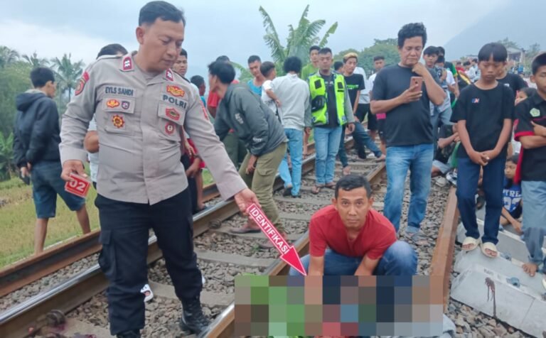 Kecelakaan di Jalur Rel Leles, Polsek Kadungora Evakuasi Korban Tertemper Kereta Api