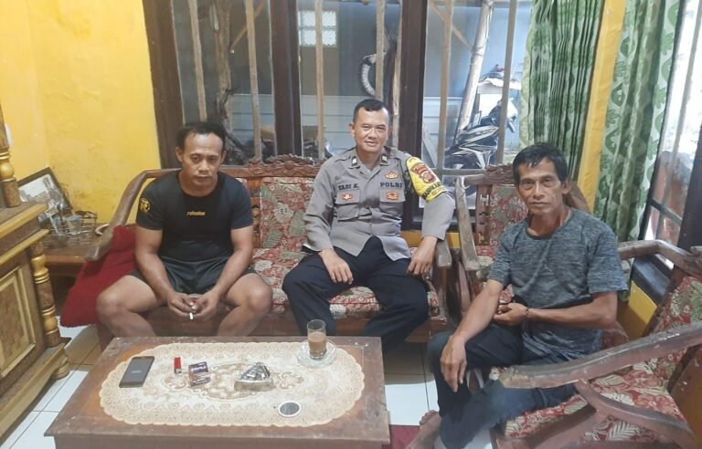 Polsek Sukadana Jalin Silaturahmi dengan Warga, Cegah Modus Penipuan Berkedok Petugas Tera Timbangan