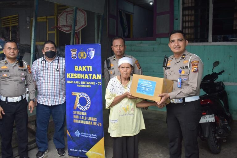 Polantas Menyapa: Satlantas Polresta Pekanbaru Rayakan HUT ke-70 dengan Sentuhan Kepedulian