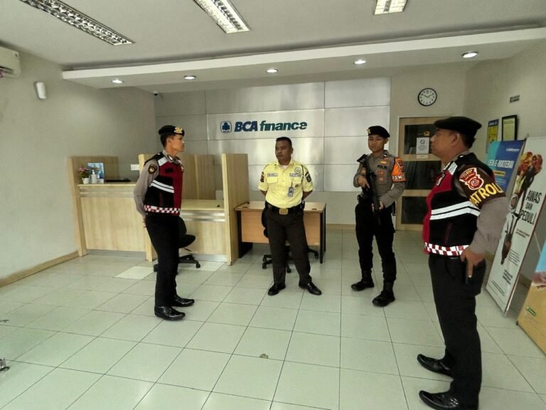 Sat Samapta Polres Ciamis Patroli Kamtibmas ke Obvit, Kali Ini Bank BCA Finance Jadi Sasaran