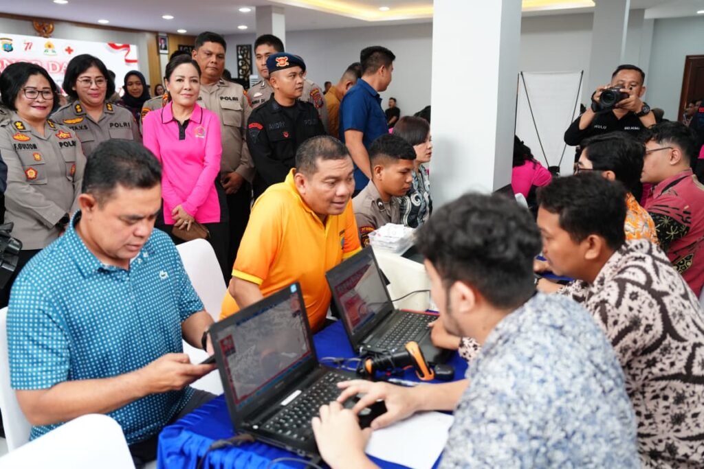 HUT ke-77, Polwan Polda Sumut Bersama Bhayangkari Tebar Kepedulian Lewat Donor Darah