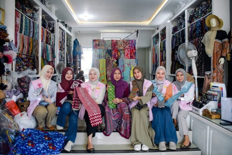 Srikandi PLN Tasikmalaya Kunjungi UMKM Rizqi Batik, Wujud Nyata Kepedulian kepada Pelanggan dan Penggerak Ekonomi Lokal
