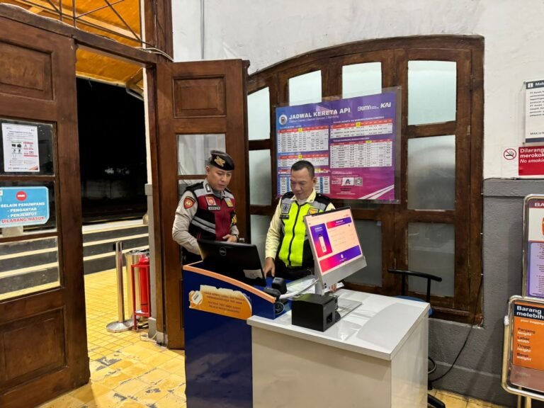 Cipkon Kamtibmas, Samapta Polres Ciamis Patroli Dialogis ke Stasiun KAI Ciamis