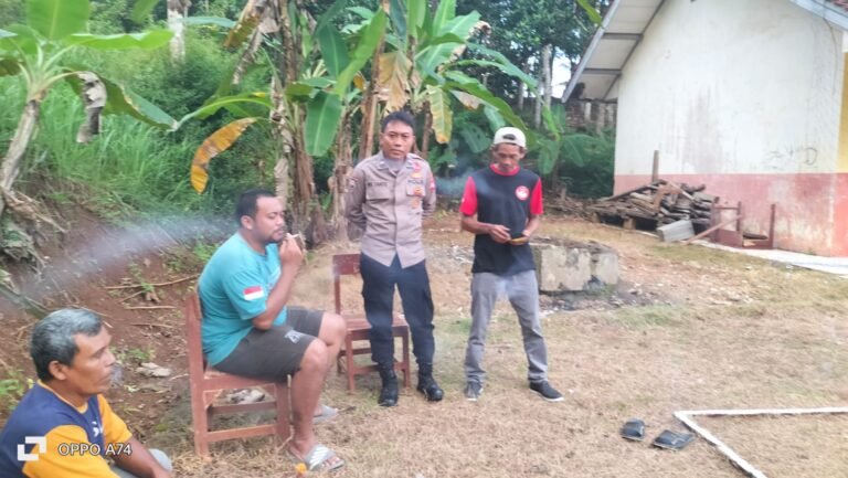 Perkuat Sinergitas, Polsek Lakbok Polres Ciamis Koorkom ke Warga Sukamaju Jaga Harkamtibmas