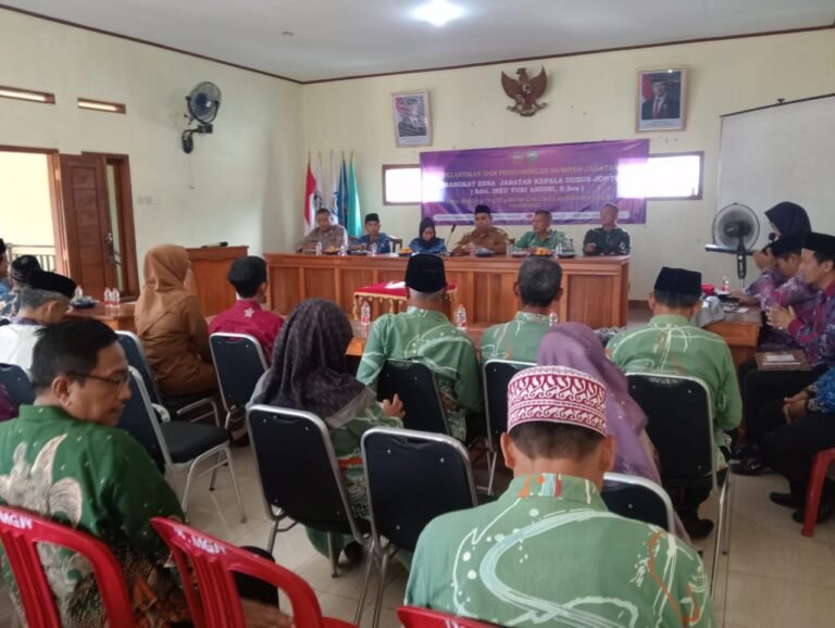 Polsek Sukadana Hadiri Pelantikan Perangkat Desa, Wujudkan Dukungan terhadap Pemerintahan Desa yang Kondusif