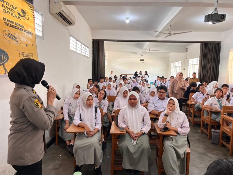 HUT Polwan ke 77, Polwan Polda Sumut Gelar Dialog “Rise and Speak” di Dua Sekolah