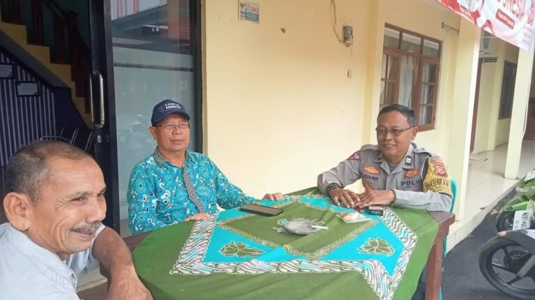 Perkuat Sinergitas, Polsek Cikoneng Polres Ciamis Koorkom ke Pengkolan Desa Sindangkasih