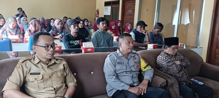 Polsek Rajadesa Polres Ciamis Monitoring Reses Anggota DPRD Ciamis Fraksi PKB di Desa Sirnabaya