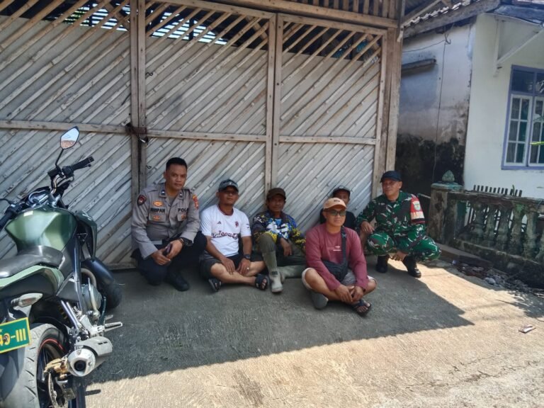 Perkuat Sinergitas, Polsek Cihaurbeuti Polres Ciamis Koorkom Kamtibmas ke Warga Bojong