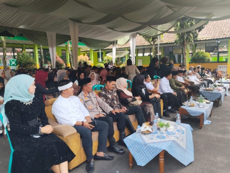 Perkuat Sinergitas, Polsek Panawangan Ikuti Acara Peringatan Maulid Nabi di SMPN 1 Panawangan