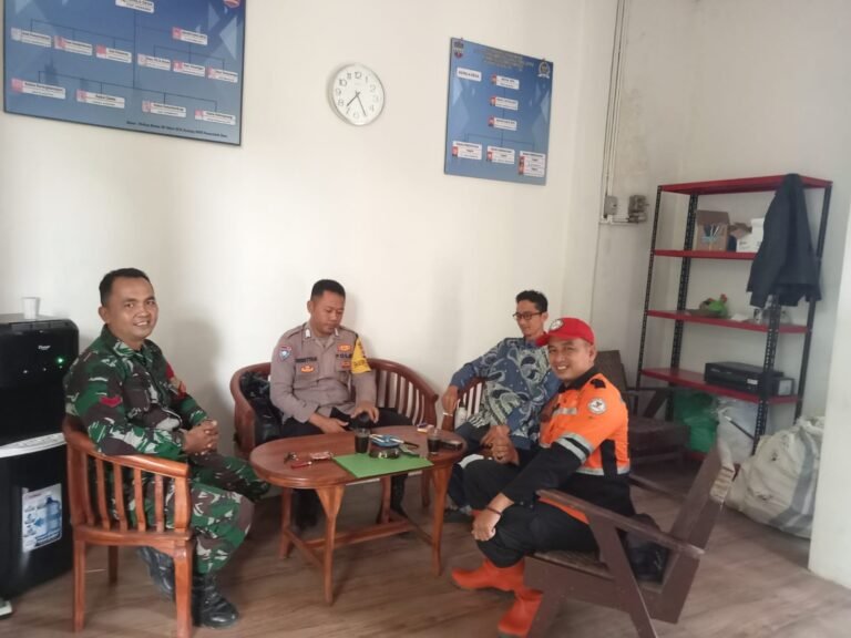 Perkuat Sinergitas, Polsek Cijeungjing Polres Ciamis Koorkom ke Perangkat Desa Karangkamulyan