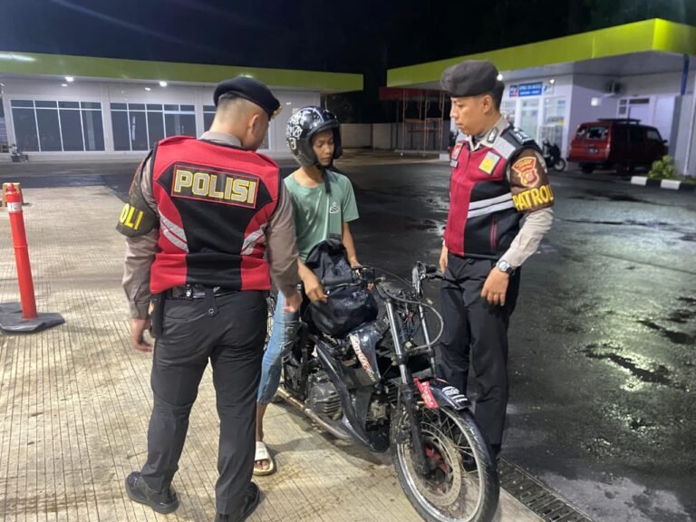 Humanis, Pasukan Patroli Roda 4 Polres Ciamis Datangi Obvit SPBU Benteng