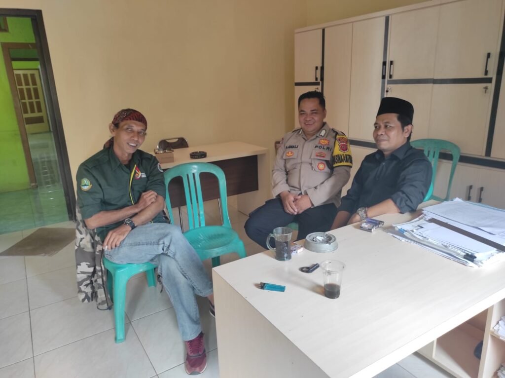 Soliditas Polri-Pemerintah Jaga Kamtibmas, Polsek Cikoneng Koorkom ke Perangkat Desa Sindangsari