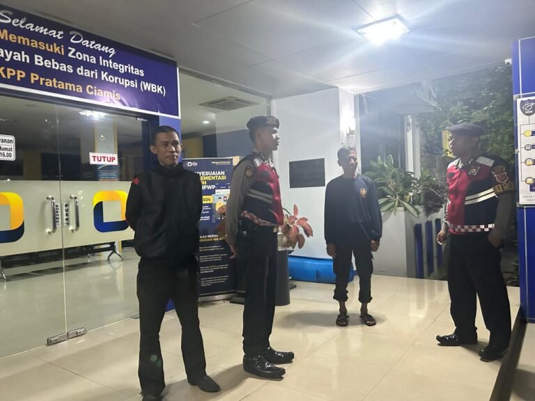 Cipkon Bahaya Kriminalitas, Sat Samapta Polres Ciamis Patroli Kamtibmas ke Kantor Pajak Ciamis