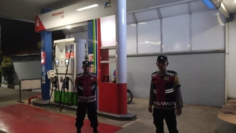 Polsek Cihaurbeuti Polres Ciamis Patroli Biru Antisipasi Gangguan Kamtinmas di Masyarakat