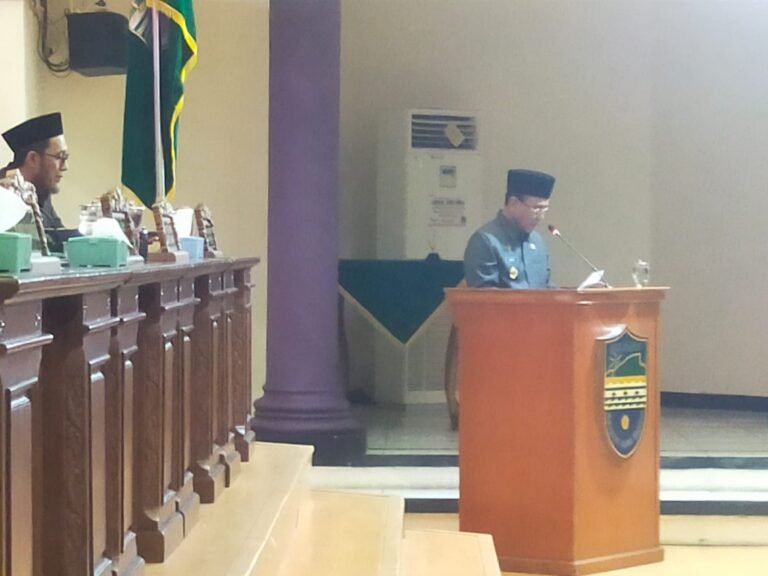 Polsek Ciamis Hadiri Rapat Paripurna DPRD, Kapolres Tekankan Pentingnya Sinergi Jaga Stabilitas Pembangunan Daerah