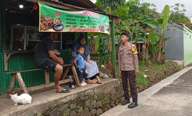 Polsek Cikoneng Ajak Warga Jaga Kamtibmas, Kapolres Ciamis Tekankan Pentingnya Sinergi di Tingkat Desa