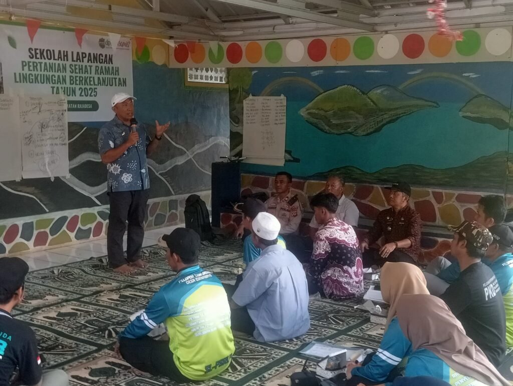 Polsek Rajadesa Kawal Penyuluhan Pertanian, Petani Sirnabaya Dapat Pemahaman Baru tentang Manfaat Pupuk