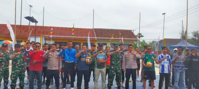 Polsek Cihaurbeuti Polres Ciamis Kawal Pembukaan Open Turnamen Bola Voli Danramil Cup I HUT TNI ke-80
