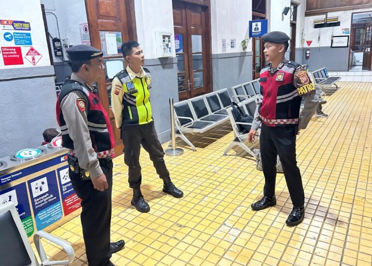Cipkon Kamtibmas, Samapta Polres Ciamis Patroli Dialogis ke Stasiun KAI Ciamis