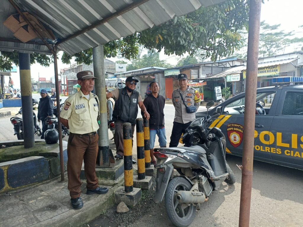 Polsek Kawali Gelar Patroli Dialogis, Wujud Kepolisian Hadir Jaga Kamtibmas di Tengah Masyarakat