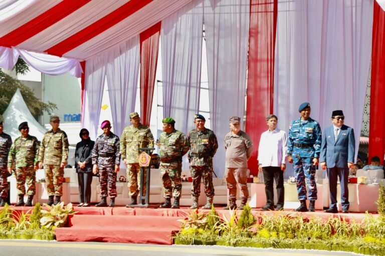 Kapolda Sumut Hadiri Upacara HUT ke-80 TNI di Lapangan Merdeka Medan