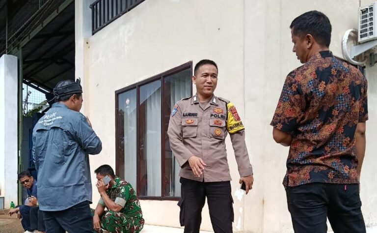 Polsek Cipaku Perkuat Silaturahmi Lewat Sambang Warga, Wujudkan Kamtibmas yang Kondusif