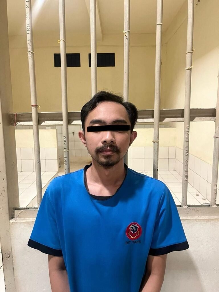 Tersangka Aditya, Mahasiswa, Mengaku Berperan sebagai “Eksekutor” dalam Aksi Rusuh 25 Agustus 2025