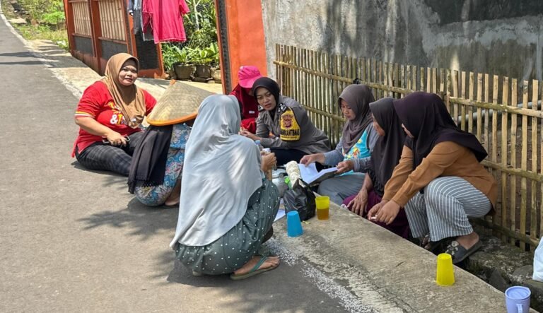 Perkuat Sinergitas, Polsek Ciamis Koorkom di Lahan HanPangan KWT Saluyu Sauyunan