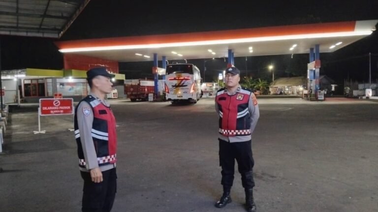 Polsek Cihaurbeuti Polres Ciamis Patroli Biru Antisipasi Gangguan Kamtinmas di Masyarakat