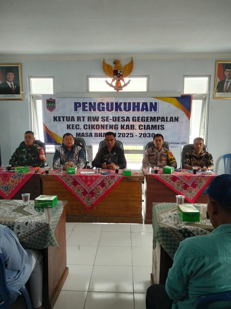 Polsek Cikoneng Kawal Pengukuhan Ketua RT/RW Desa Gegempalan, Wujud Sinergi Polri dan Pemerintah Desa Jaga Kondusifitas Wilayah