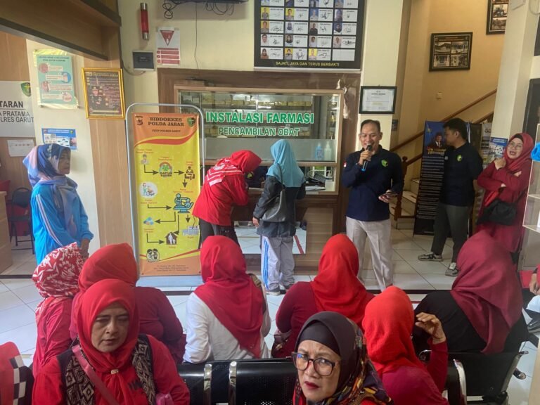 Sidokkes Polres Garut Gelar Pemeriksaan Kesehatan dan Senam Prolanis, Wujud Nyata Kepedulian terhadap Anggota dan Masyarakat